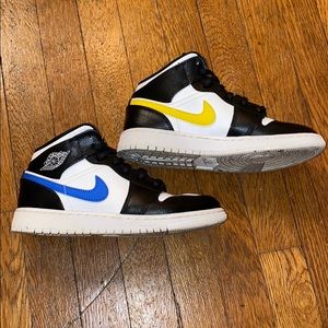 Youth 4.5 Nike Jordans